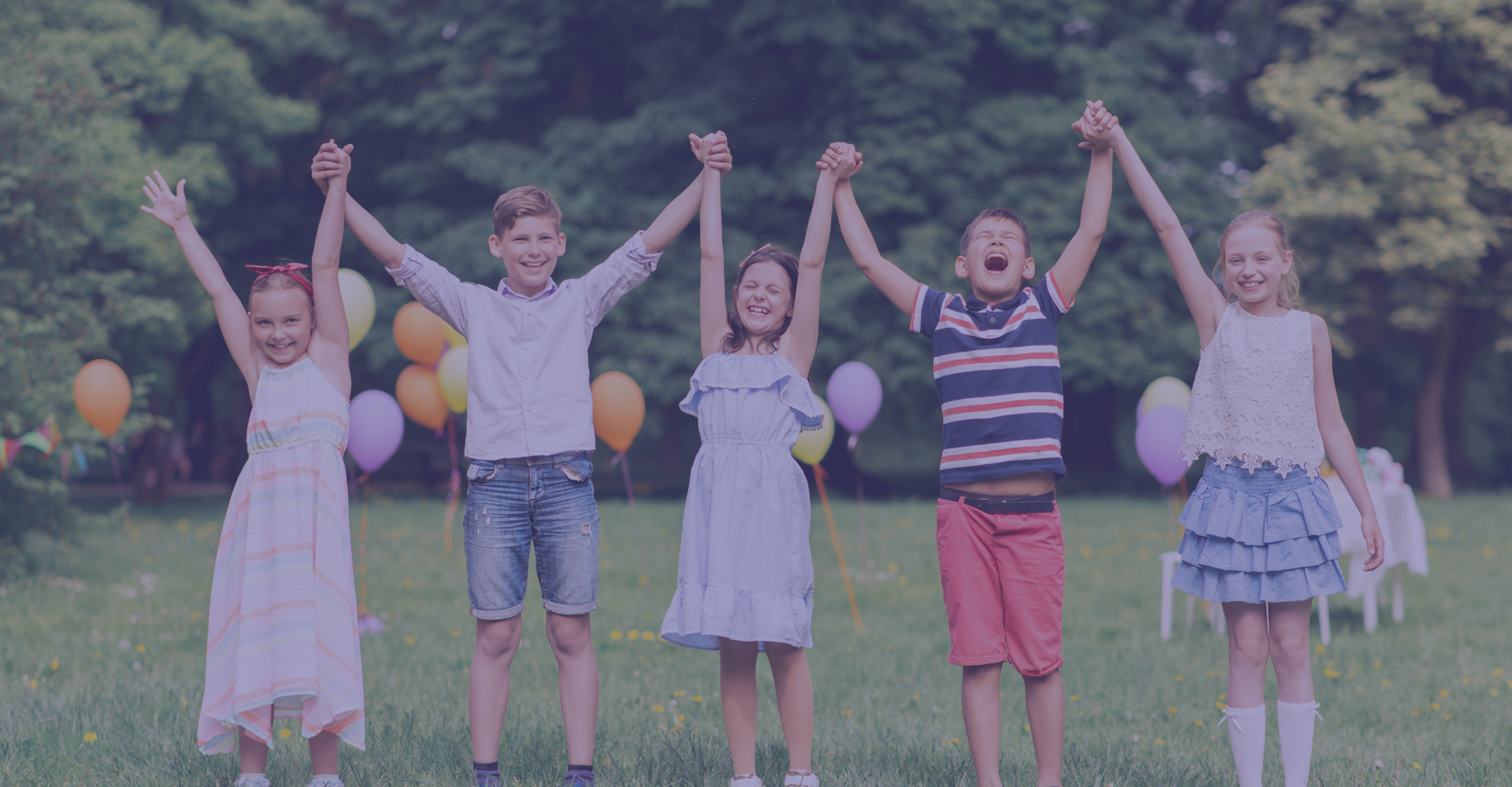 Jolis jeux et loisirs pour des enfants heureux
